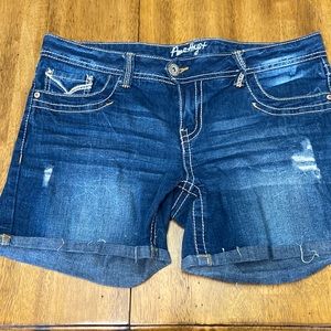 Amethyst Jean Shorts, size 11